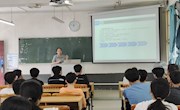 艺术学院举办新生入学系列教育之高校资助政策专场讲座